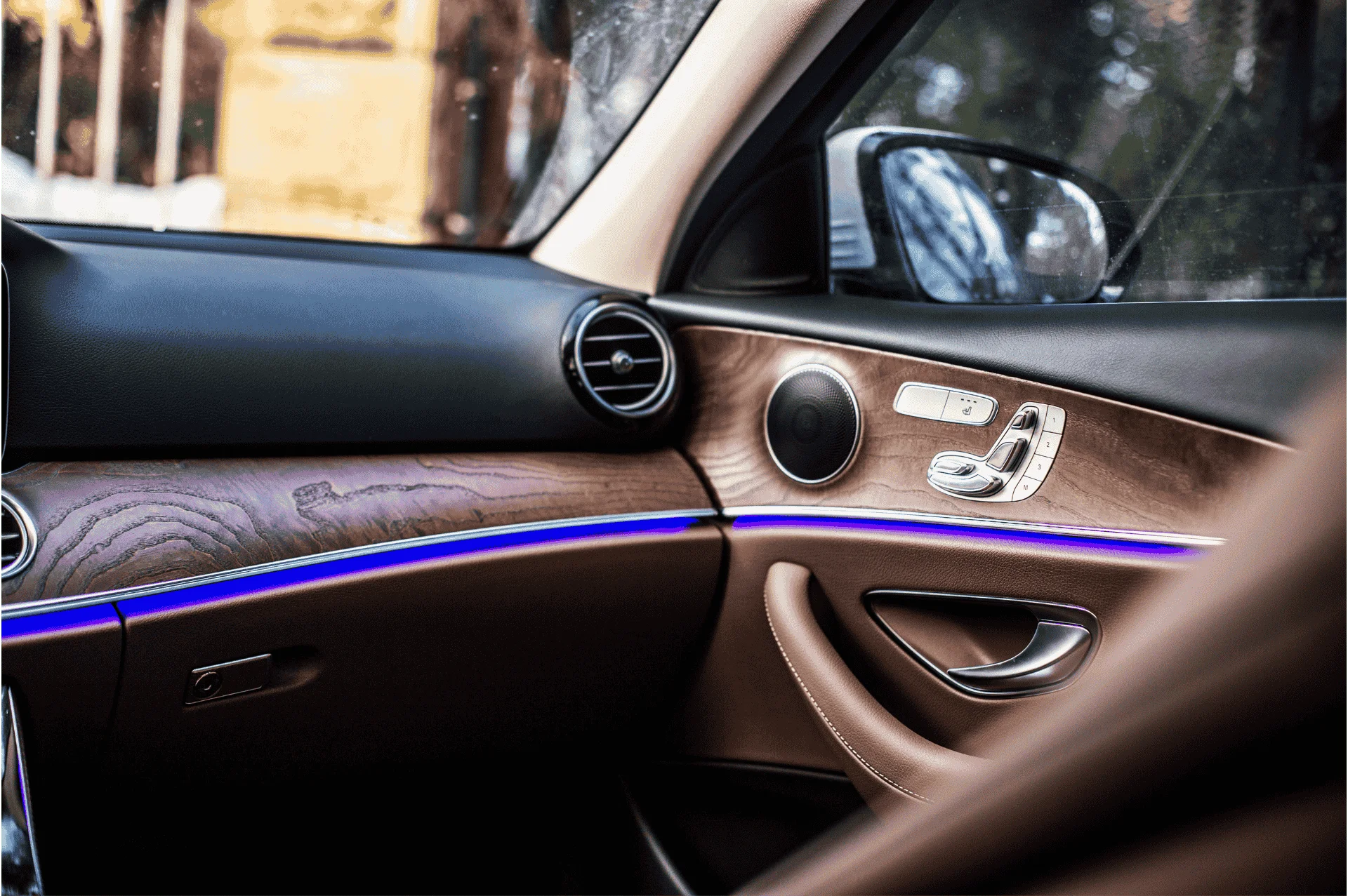 Luxury car interior on PLUS-AUTO.RO