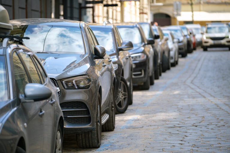 Ce trebuie să știi despre tracțiune față, spate sau 4&#215;4 înainte de a alege o mașină