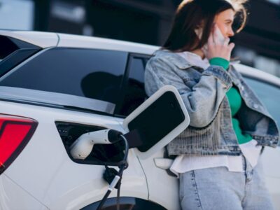 BYD vs Tesla: Care mașină electrică oferă cel mai bun raport calitate-preț