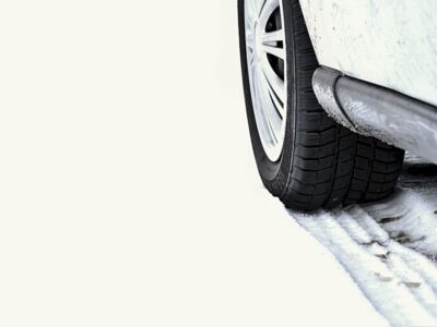 Când sunt obligatorii cauciucurile de iarnă în România și ce amenzi riști