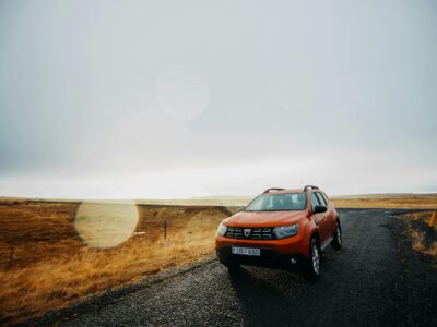 Cum influențează motorizarea consumul și performanța pe drumuri de oraș vs off-road la Duster