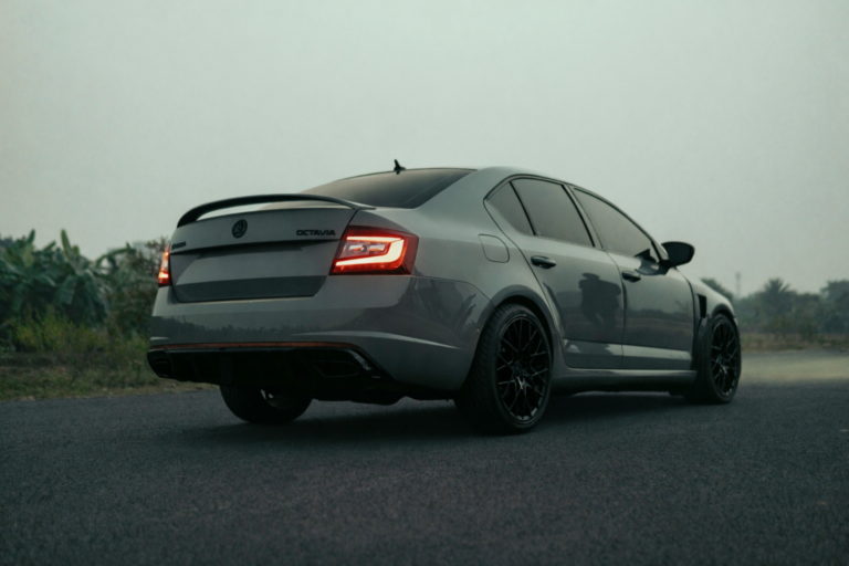Părerile echipei Plus-Auto despre Skoda Octavia: de ce rămâne una dintre cele mai echilibrate alegeri din clasă