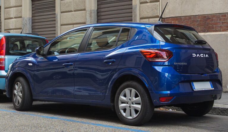 Este Dacia Sandero cea mai logică alegere pentru oraș și navetă?