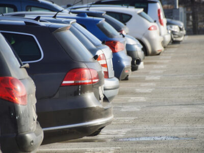 Mașinile cu vechime între 2 și 9 ani rămân pilonul pieței auto din România în 2025