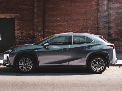 De ce aleg șoferii Lexus UX 250h pentru confortul de zi cu zi
