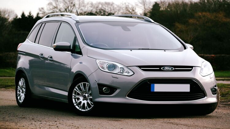 De ce iubesc șoferii Ford S-Max? Direcție precisă, stabilitate și plăcerea condusului